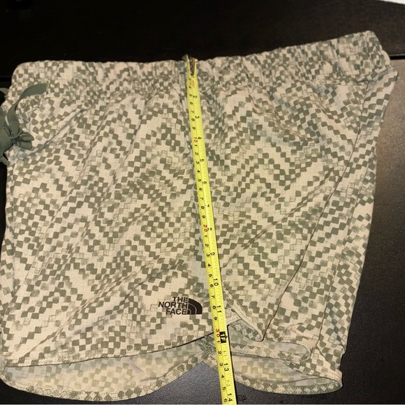The North Face Women Class V Four Leaf Clover Chevron Print Shorts NWOT - Picture 7 of 13